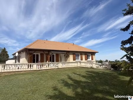 villa 4 pièces 96 m²