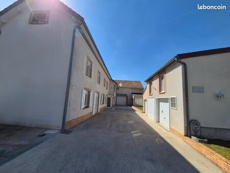 maison 8 pièces 223 m²