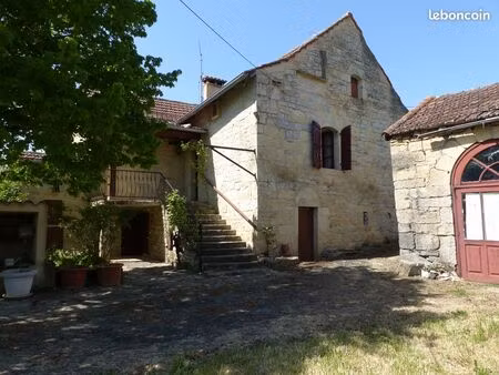 ancien corps de ferme en pierre