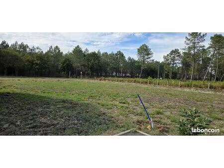 terrain 820 m² parentis en born