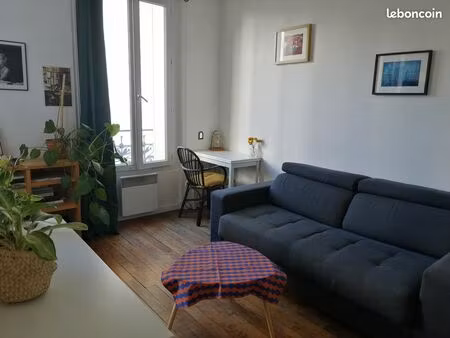 beau studio meublé 20m2  970 euros