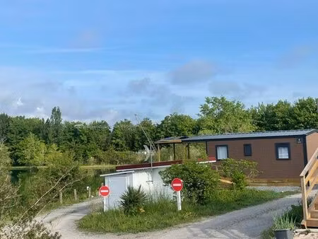 mobile home face au lac