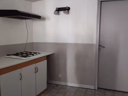 a louer grand t2 à tourves