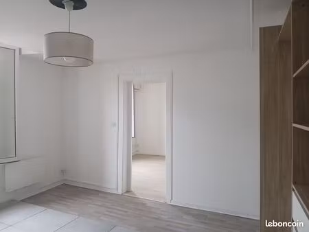 location appartement 45 85 m2 à mèze 34140