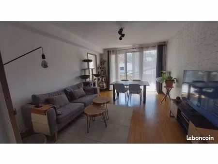 bel appartement lumineux 70 m² – 2 chambres – idéalement situé à nomexy