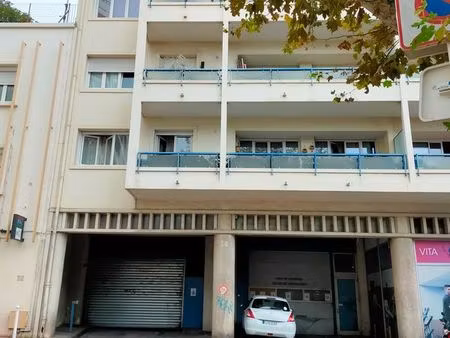 loue parking toulon
