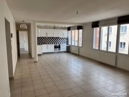 location appartement f4 1er étage proche gare