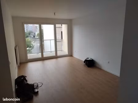 appartement t3 avec stationnement