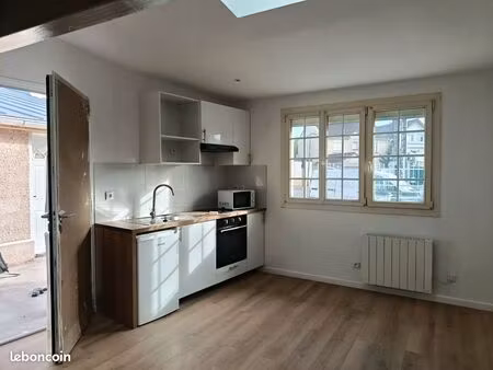 studio avec mezzanine au calme