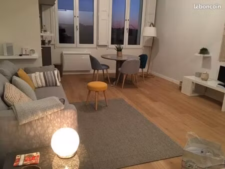 loue très bel appartement meublé 50 m2 proche centre ville