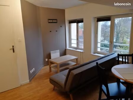 t2 dans bel immeuble  plein centre orchies