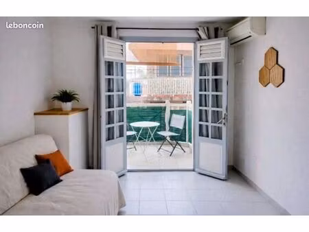 ? studio meublé avec balcon – calme  lumineux  climatisé