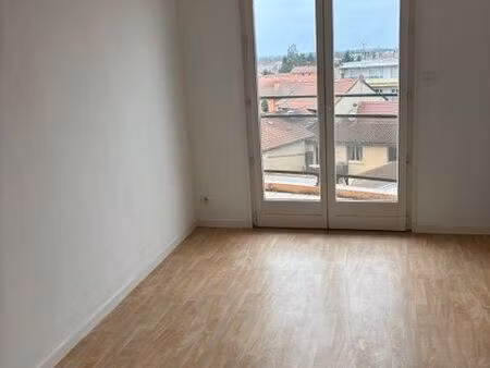 t2 montrond les bains