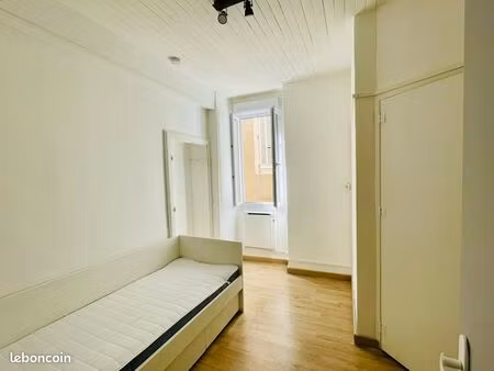 ◊ chambre meublée 11 m² – centre nîmes / écusson – 480 – idéal étudiant