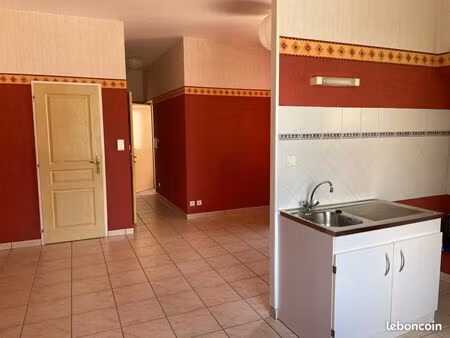 f2 rez de chaussée centre ville oyonnax