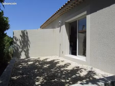 t2 meublé avec jardinet et stationnement - quartier residentiel