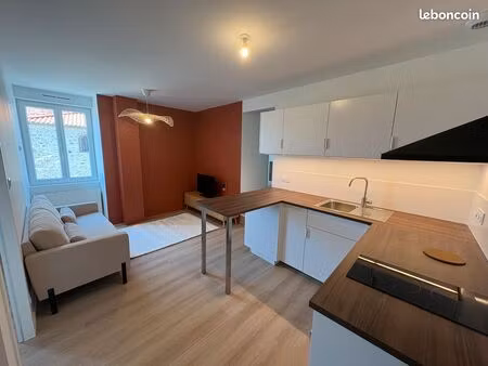t2 meublé à venansault 32m2