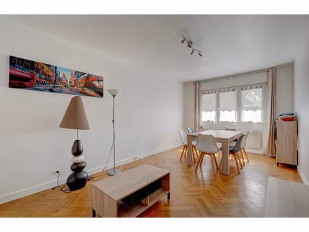 écully – résidence du prieuré : un t2 lumineux  au calme absolu  dans un cadre verdoyant a