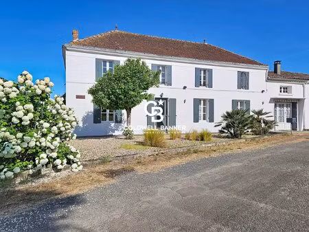 ancienne ferme de caractère entre pons et jonzac