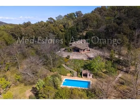 maison de luxe à vendre à la garde-freinet