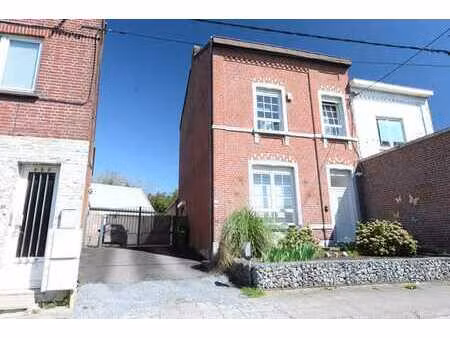 opportunité: maison 3f totalement rénovée + entrepôt !!!