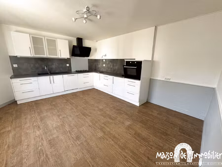 a vendre à javrezac (charente) - spacieuse maison de villag