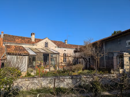 maison de village en pierre avec dépendance beau potentiel