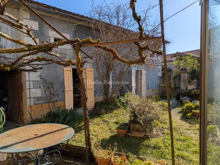 maison en pierre à rénover avec 6 000 m2 de terrain périgo