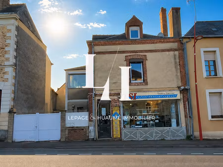 vente immeuble à cossé-le-vivien (53230) : à vendre / 240m² cossé-le-vivien