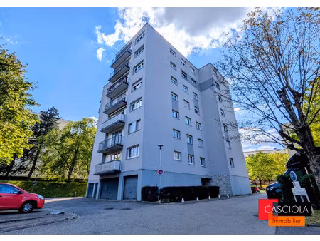 metz corchade- t4 à rafraichir  2 chambres  1 box  1 parking  b