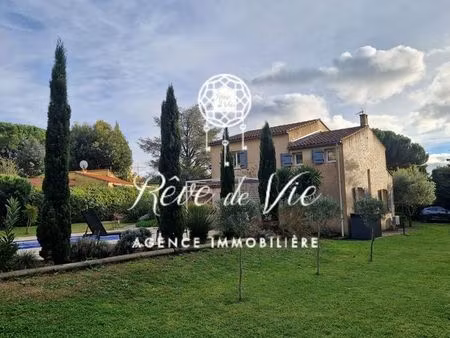 maison 8 pièces sur 2 niveaux avec piscine