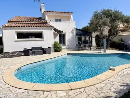 villa 6 pièces 137 m²