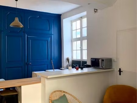 t2 entièrement meublé place de la liberté