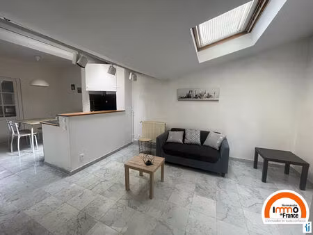 a cote de la fac de droit et la nouvelle prefecture - f2 meuble de 37 33 m²