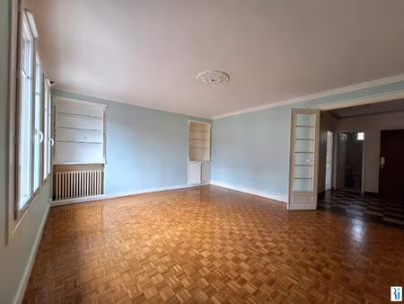 rouen proche de la cathedrale - f3 de 86 m² avec ascenseur