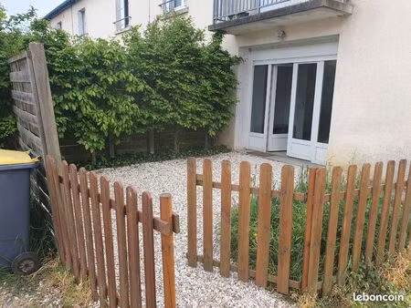 appartement 3 pièces garage cour et espace vert aux portes de tours