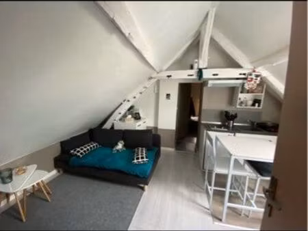 t2 idéalement placé au pied tramway tours tranchée - 2e et dernier étage - edf compris