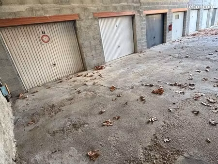 garage / box / garde meubles