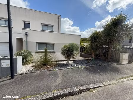 maison contemporaine avec vue campagne – 4 chambres – fibre – environnement calme