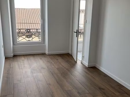 f1 centre la côte st andré 53 m2