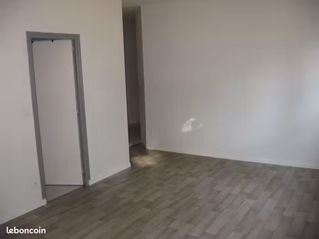 grand studio monoplateau rue eugene desteuque