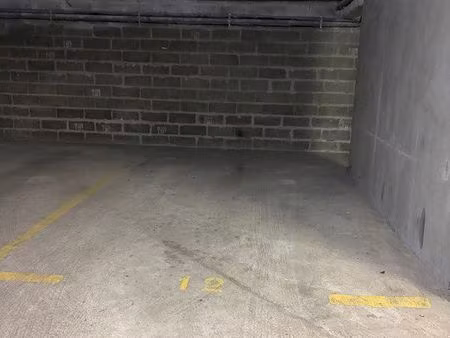 grande place de stationnement