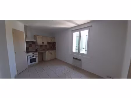 location appartement 2 pièces 32 m² à vinon-sur-verdon (83560)  520 €