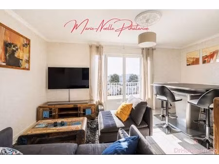 t4 rénové 67 m² 3 chambres balcon sans vis-à-vis parking libre cave bordeaux caudéran