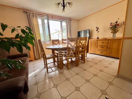 appartement 3 pièces lumineux à vendre aux clayes-sous-bois  dernier étage  quartier nord