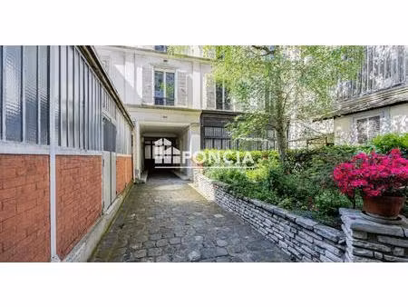 2p lumineux au calme rue de la pierre levée