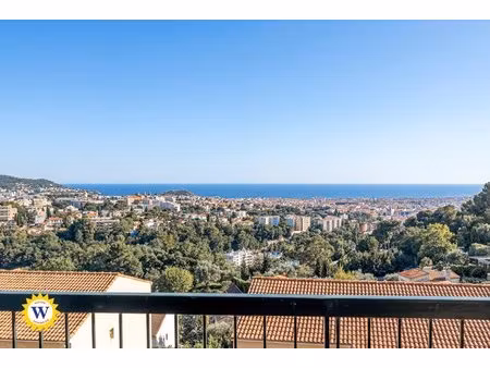 grand studio avec vue panoramique  terrasse et garage