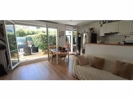 charmant f3 ensoleillé dans le centre ville de trappes à 5 minutes de la gare