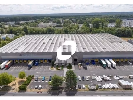 location entrepôt le meux 60880 17615m²