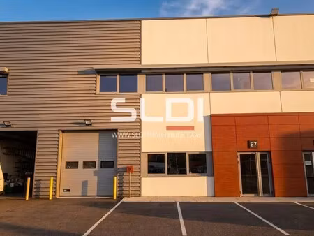 location local d'activités 355 m² à 4 450 m²